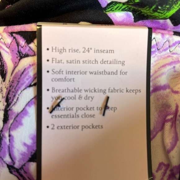 NWT Victoria’s Secret Incredible Essential Leggings - Picture 16 of 16